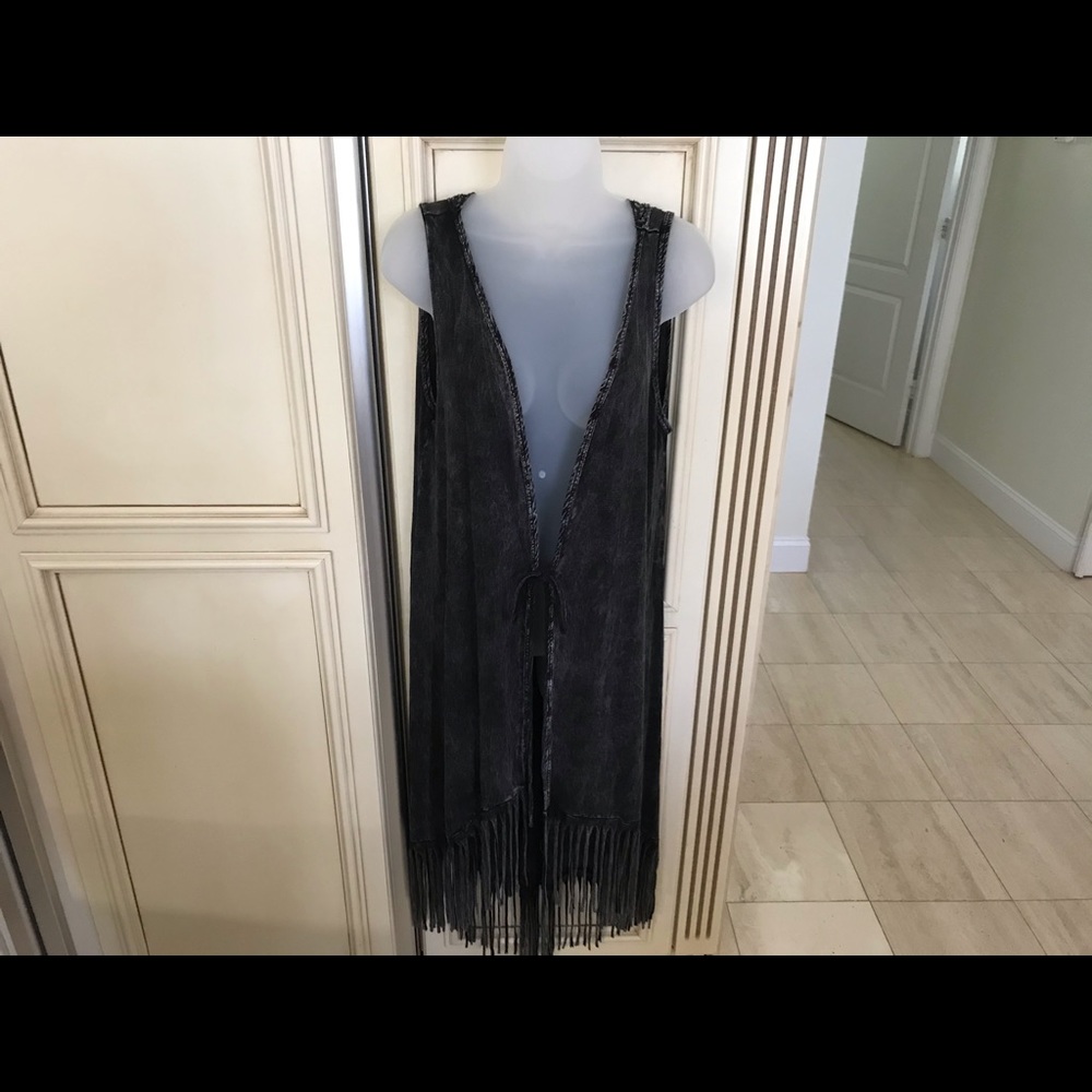 Hi/low vest with fringe